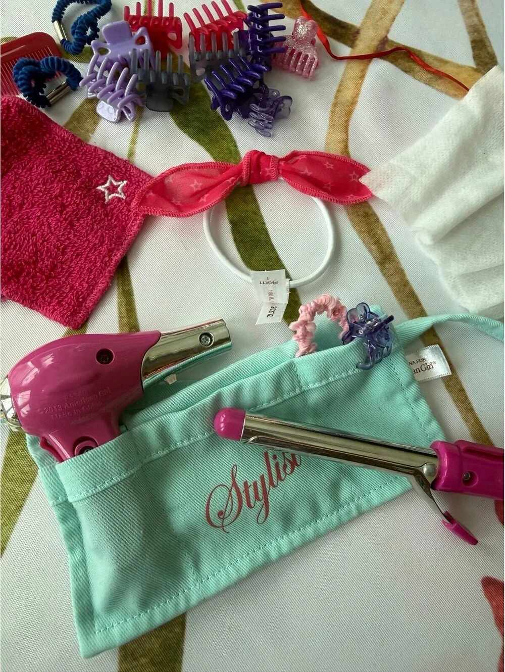 American Girl Doll Salon Stylist Set Hair Dryer Curlers Clip Apron B249